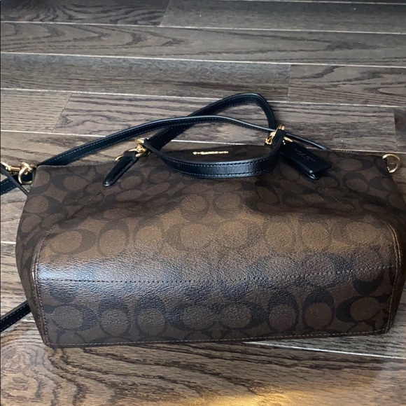 Authentic Coach cross body bag - Picture 5 of 6